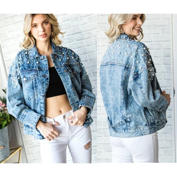 Veveret Jackets & Blazers - Veveret Women's Medium Wash Pearl And Rhinestone Denim Jacket Size Large NWT